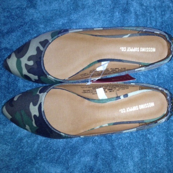 Mossimo supply co camouflage flats