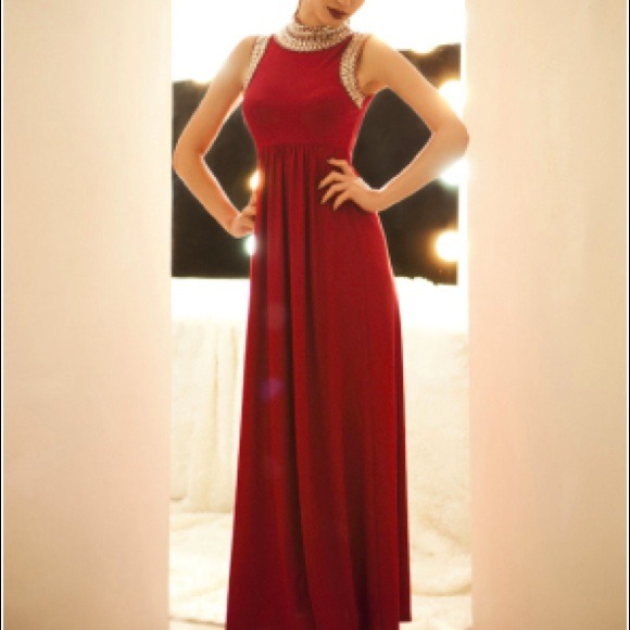 💞BRAND NEW!! Lady in red with a dash of silver