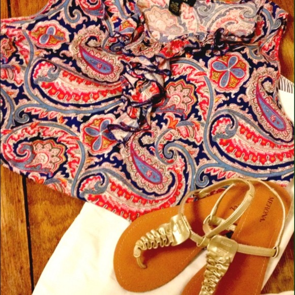 Ralph Lauren paisley ruffle front v-neck tank top