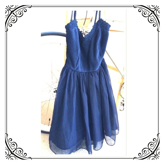 Dresses & Skirts - Lil blue dress