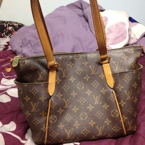 Louis Vuitton Handbag-SOLD