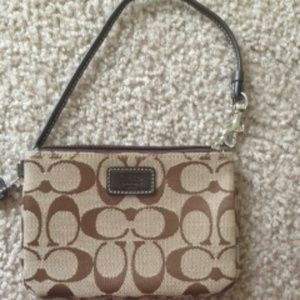 !!!!!SOLD!!!!! Coach wristlet!