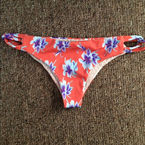 ❌SOLD❌Acacia Swimwear Vintage Aloha Ulus bottoms - Picture 1 of 4