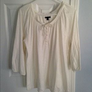 Cream color soft GAP top- *NEW