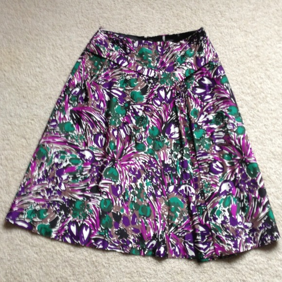 šHOST PICKš Elie Tahari patterned silk skirt - Picture 2 of 4