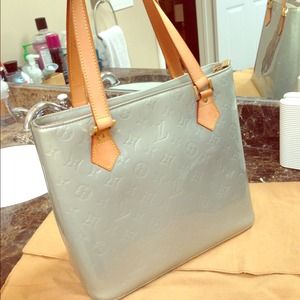 -Authentic Louis Vuitton vernis Houston