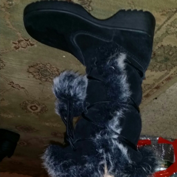 Boots - Picture 3 of 3