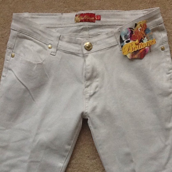 Apple Bottom Capris - Picture 3 of 3