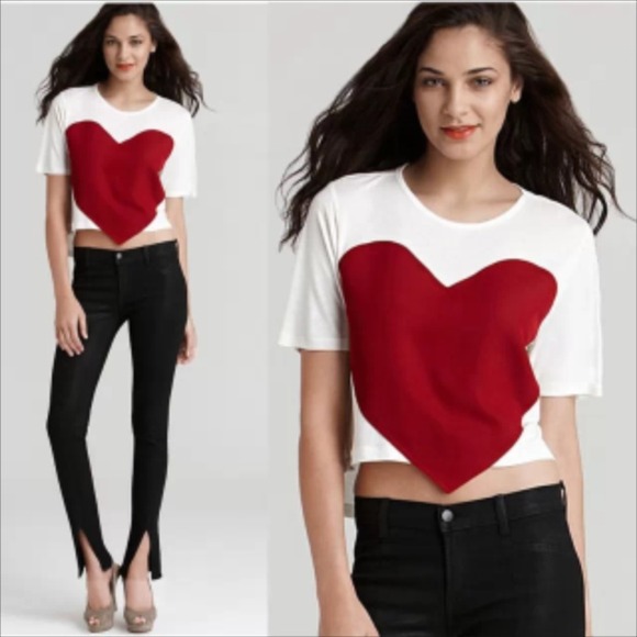 Tops - Cropped red heart top NWT