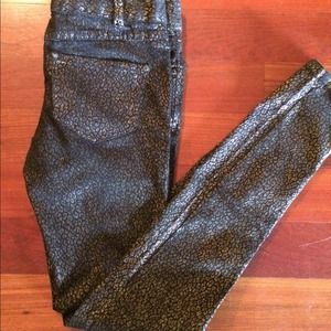 Free People blck/gld metalic cheetah stretch jeans