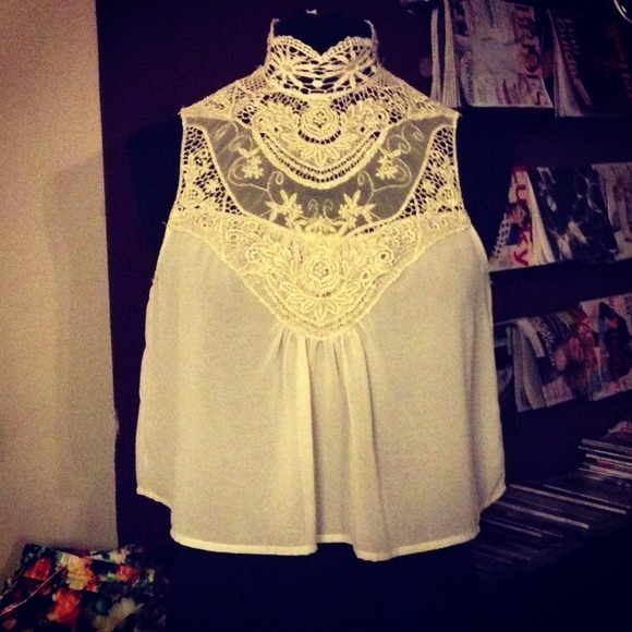 Crop lace top