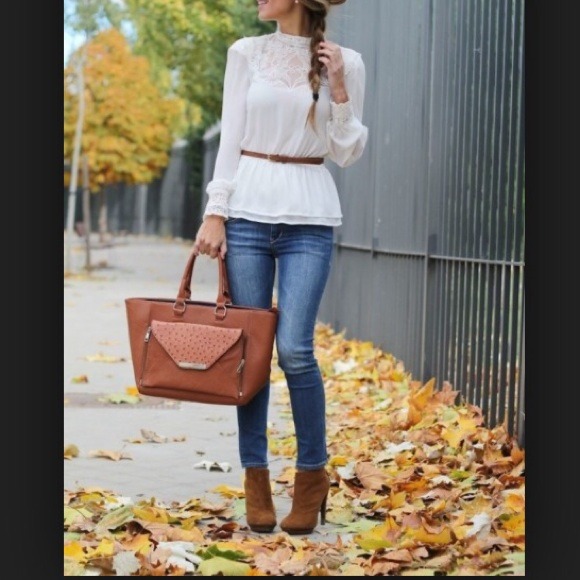 Handbags - 🎀💘💖Unique tan bag 💝💘💖
