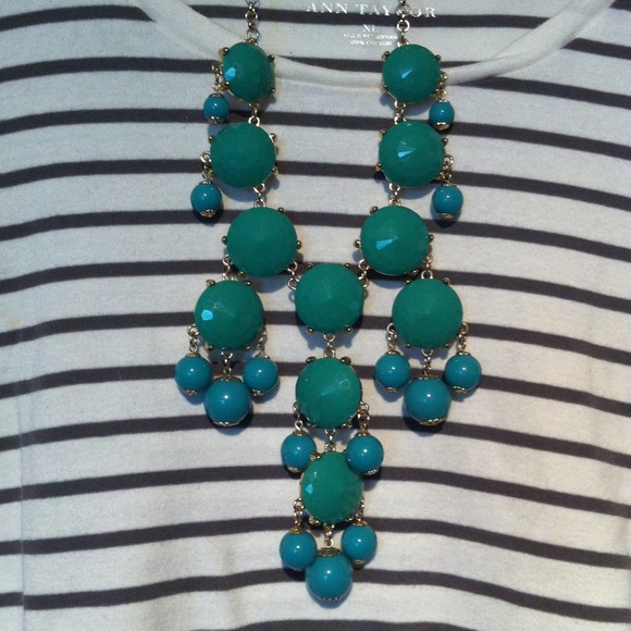 Jewelry - ☀Green Bubble Necklace
