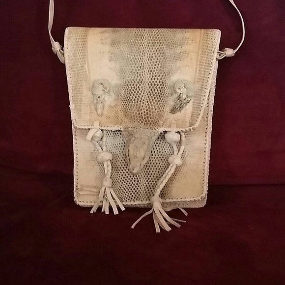 Handbags - 100% Alligator Skin Purse w/ body attached