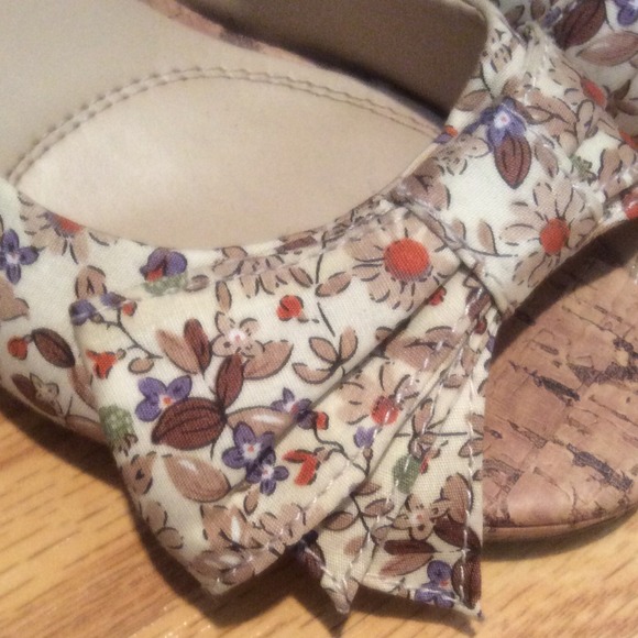 UNISA Sling Back/Cork Floral heels