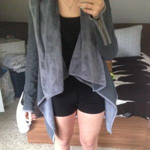 Lululemon presence of mind jacket size 10