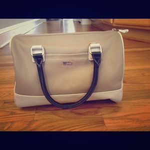 Trendsetter handbag