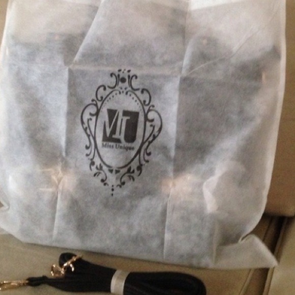 Handbag - Picture 2 of 4