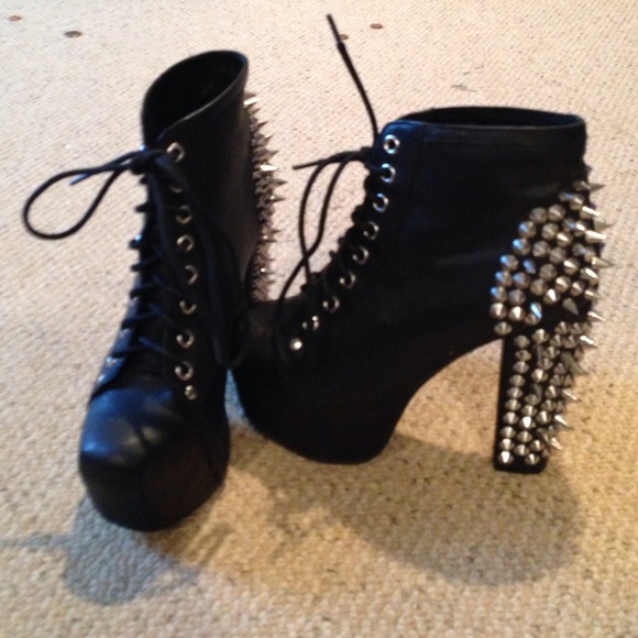Beautiful Jeffrey Campbell spiked litas !