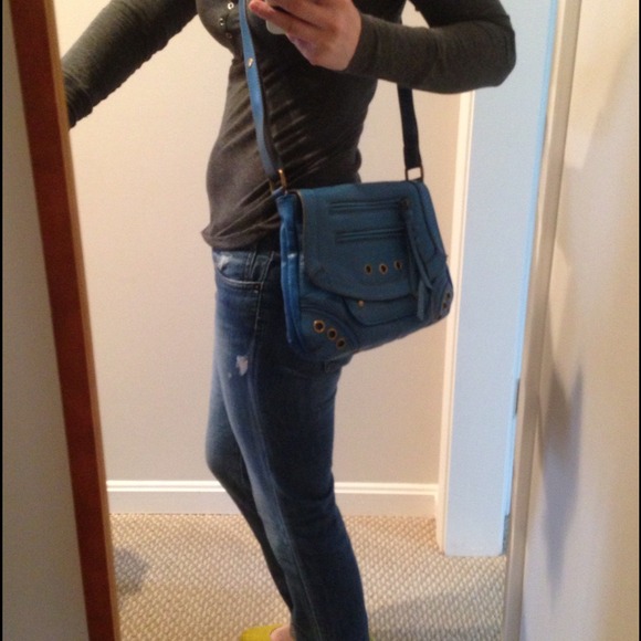 HYPE blue cross body purse - Picture 3 of 3