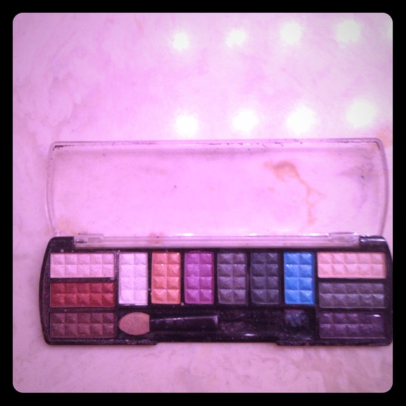 Eyeshadow palette 💋 - Picture 1 of 1