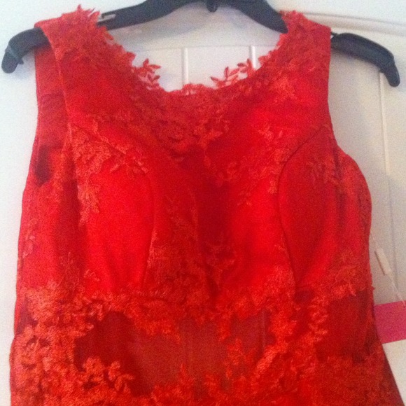 Red elegant dress for special event size 6 - Picture 2 of 4