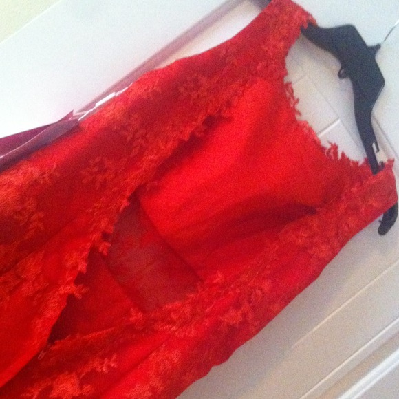 Red elegant dress for special event size 6 - Picture 4 of 4