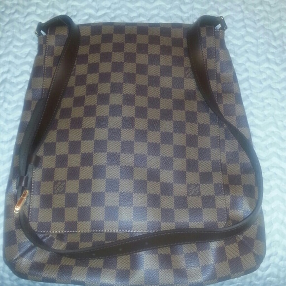 *SOLD* Authentic LV messenger style bag
