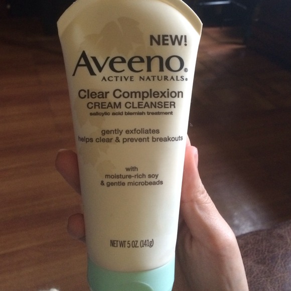 Aveeno clear complexion cream cleanser - Picture 1 of 2