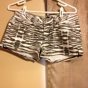 Zebra Print bebe Shorts