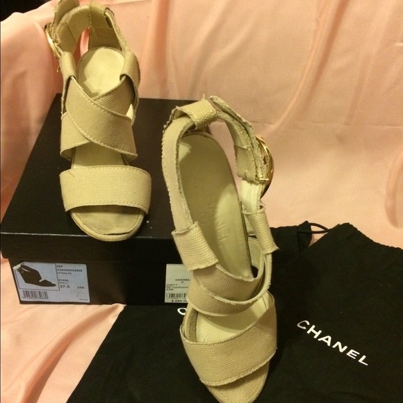 Authentic Chanel heart C's summer linen wedges - Picture 2 of 4