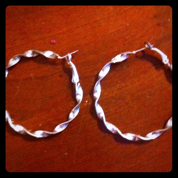 Pierced ears hoop earrings
