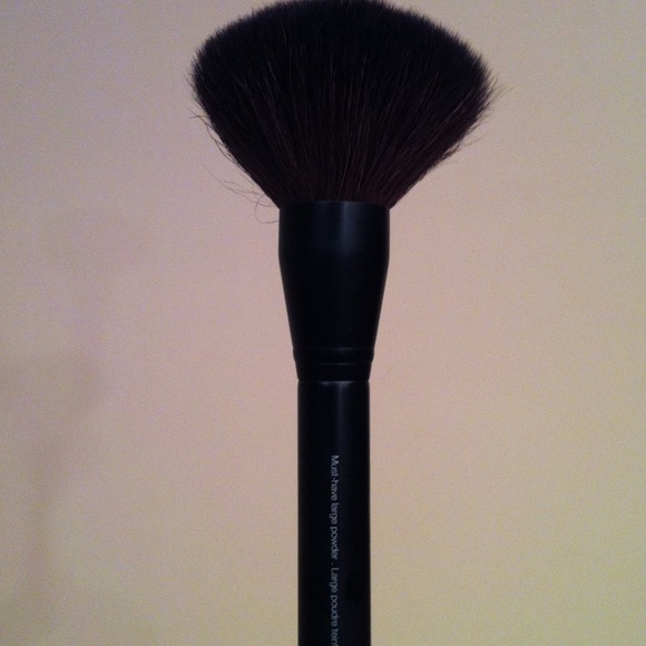 Sephora powder brush SOLD ON MUABS - Picture 1 of 4