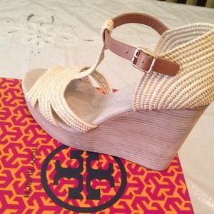 100% authentic NIB Tory Burch summer wedge