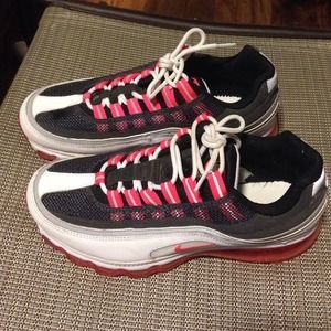 ❌❌SOLD❌❌Air max! Coral black white & sliver