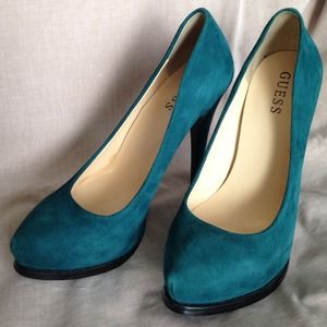 Guess Dark Green Suede Platform Pumps