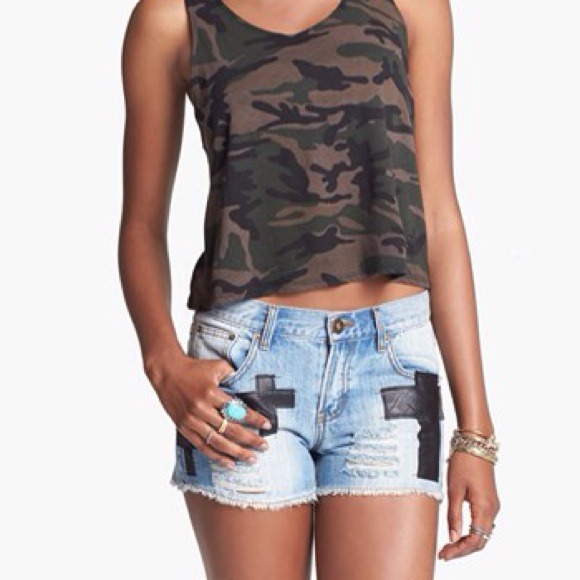 Blu•Pepper Vintage Cross High-Waisted Shorts