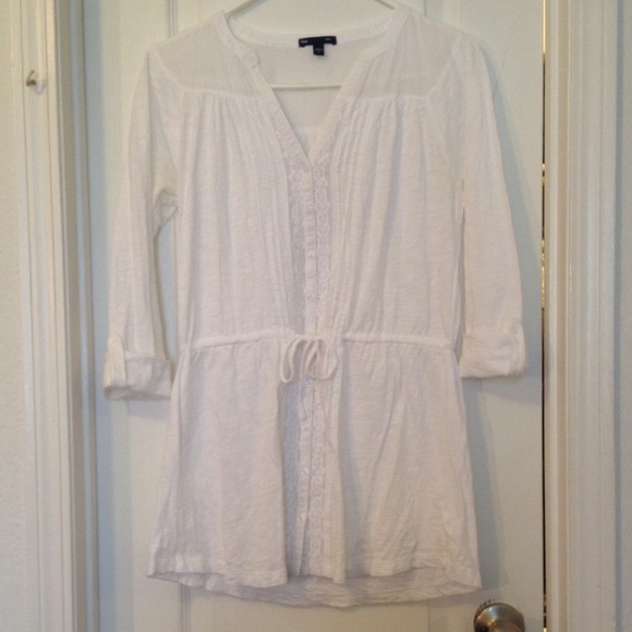 Adorable White GAP Blouse!
