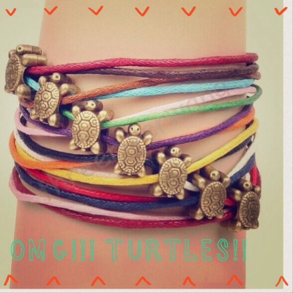 Jewelry - turtle charm bracelet!