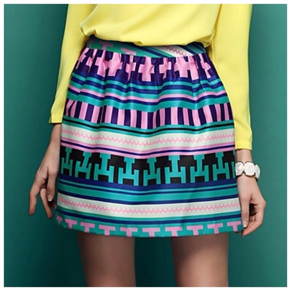 Dresses & Skirts - 🎉HP 04/12🎉Aztec Spring Skirt