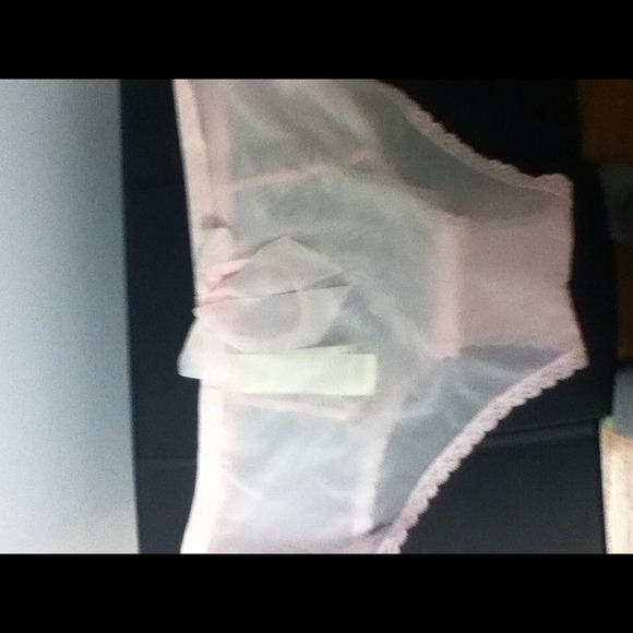 Brand new vintage gilly hicks panty and bra set - Picture 3 of 3