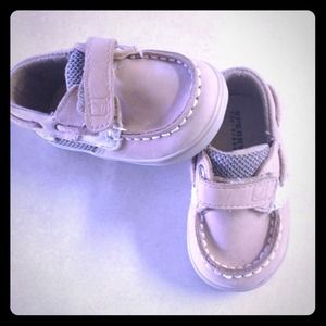 Speedy top-spider baby shoes!