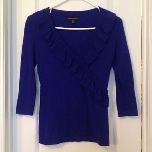 Blue 3/4 sleeve top with ruffles!