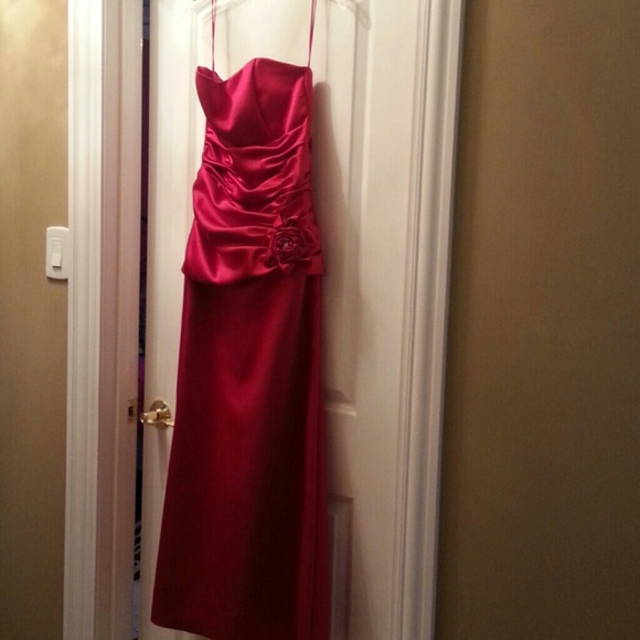 Red prom dress - Picture 3 of 3