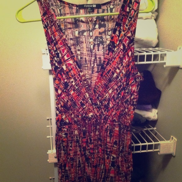 Forever 21 Dresses & Skirts - Mini v neck dress