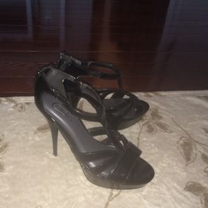 Black patent shiny platform heels. Candies nwot.