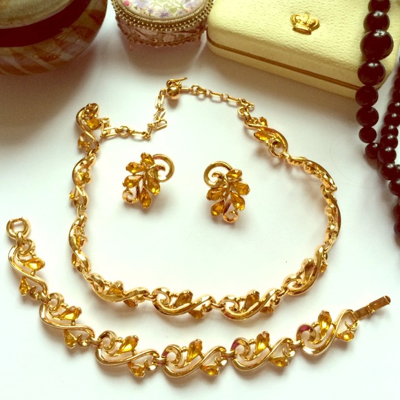 trifari Jewelry - Trifari Vintage Gold Necklace Earring Bracelet