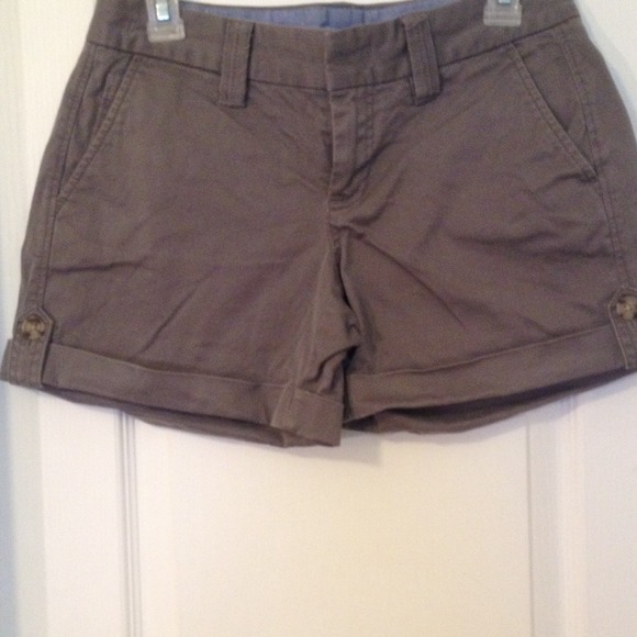 Banana Republic Pants - 💖Reduced💖 Gray weekend shorts!