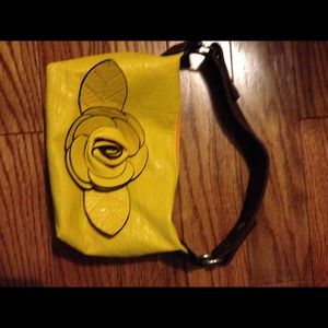 ⬇️Cute yellow flowered crossbody bag