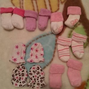 Baby girl socks and mittens